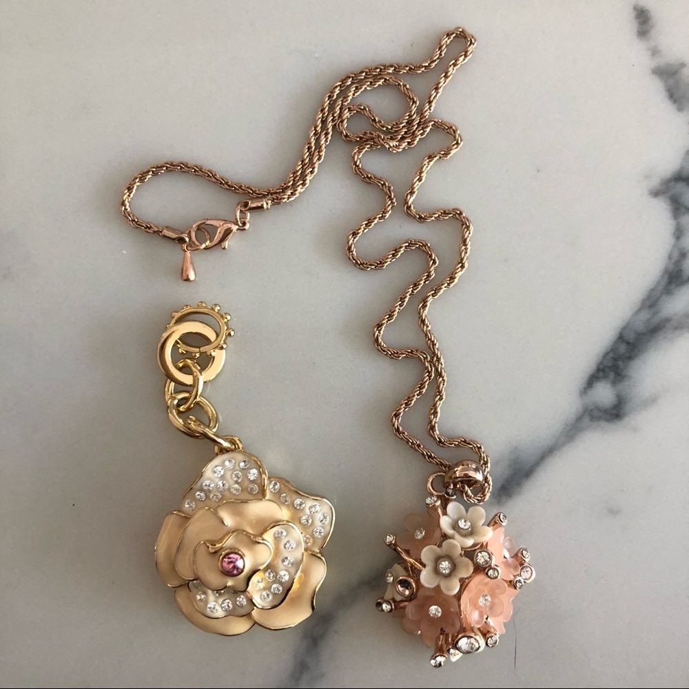 🆕 Sparkling Flowers Necklace and Pendant Bundle.